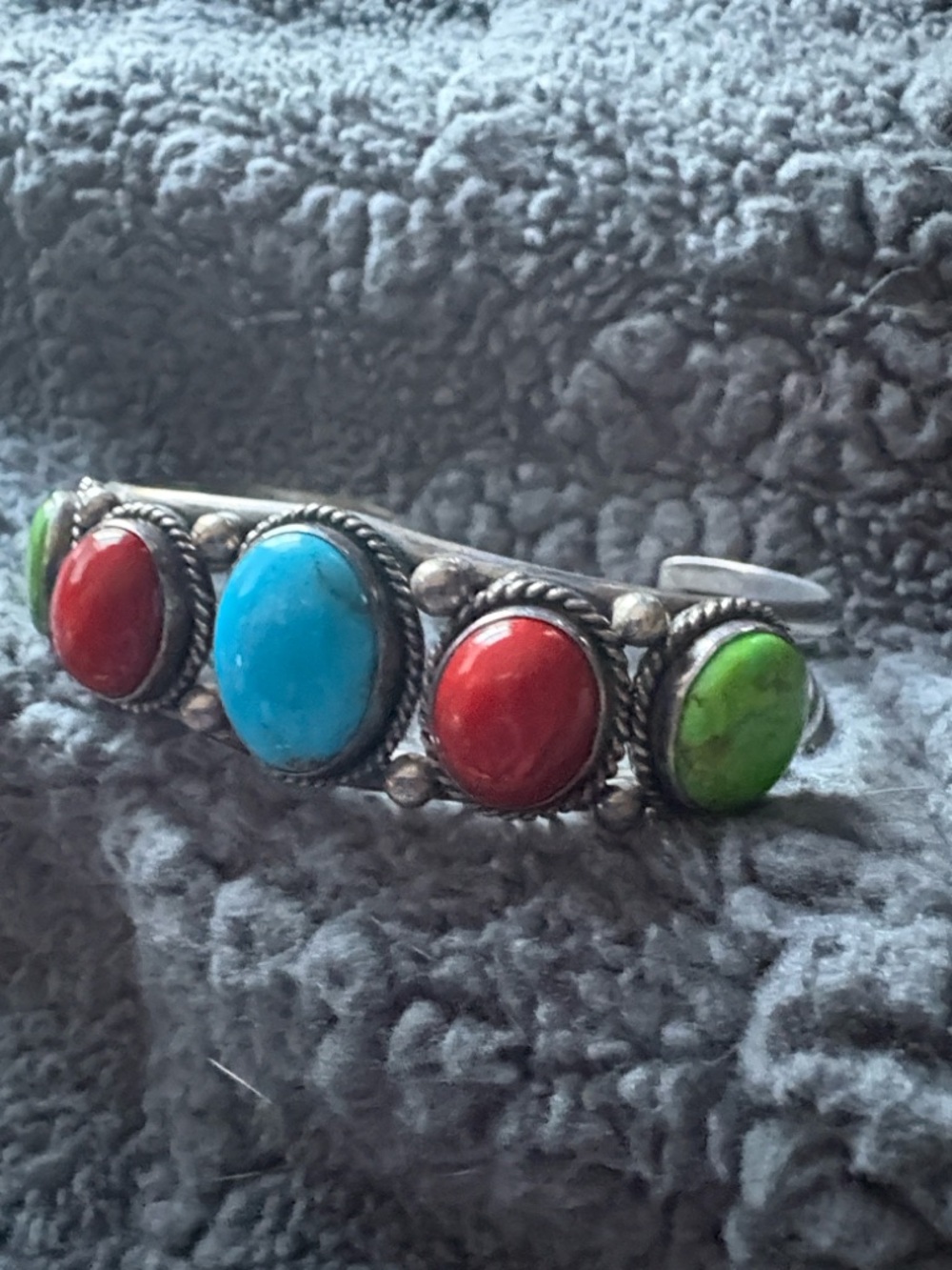 Vtg Sleeping Beauty Turquoise & Coral Multi-Stone Sterling Native Cuff Bracelet - Picture 12 of 16